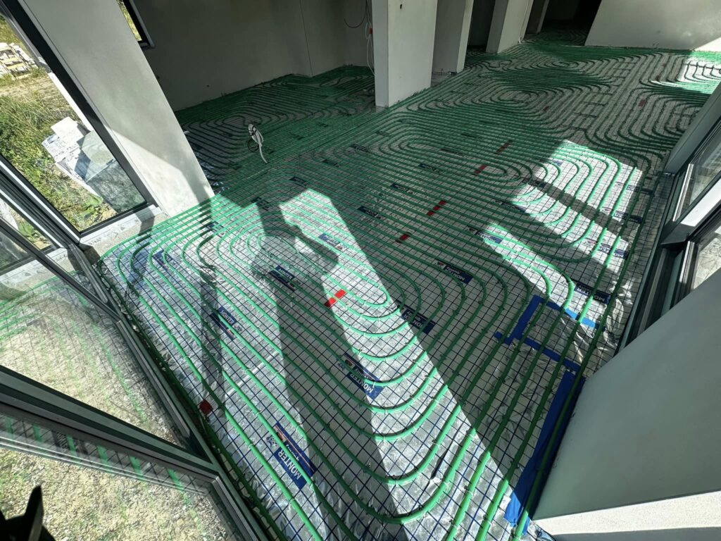 320m2 ogrzewania podłogowego w Cieplicach za Nami, to kolejny komplet instalacji dla jednego inwestora
