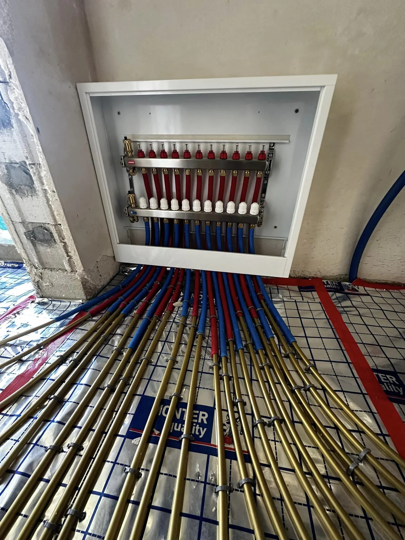 165m2 ogrzewania podłogowego zakończone